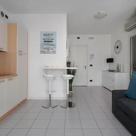 Immobiliare Jvl - Santa Monica Apartmán *